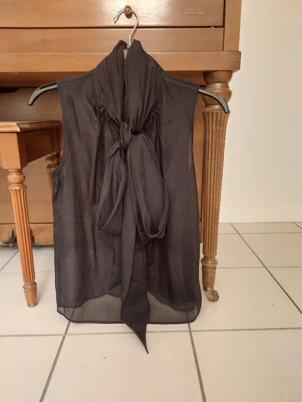 H&M Blouse with a bow NWT